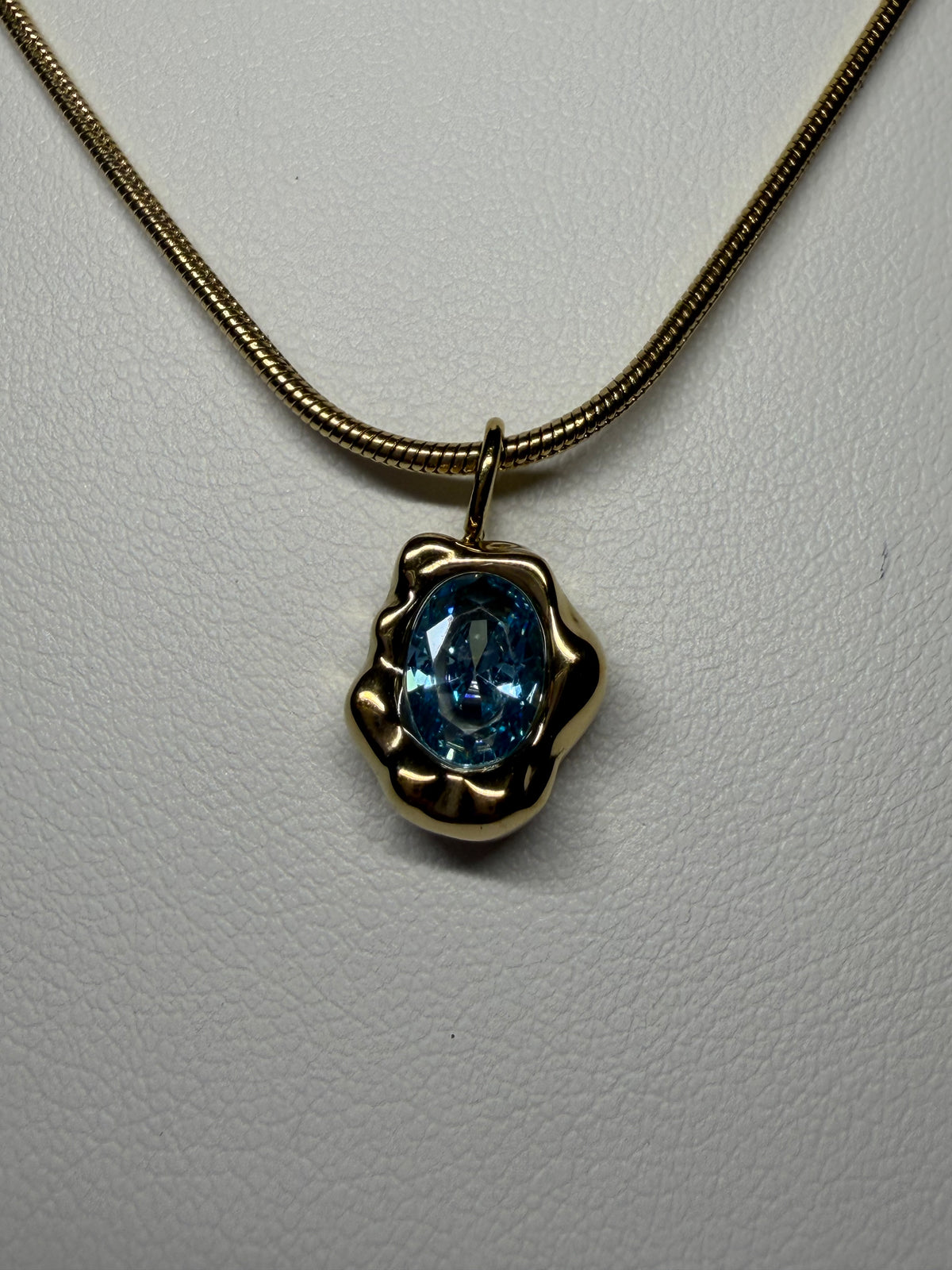 Collier Isalia