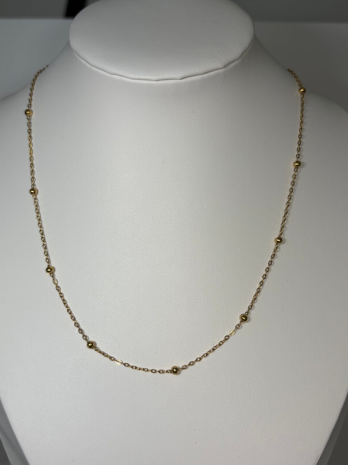 Collier Isis