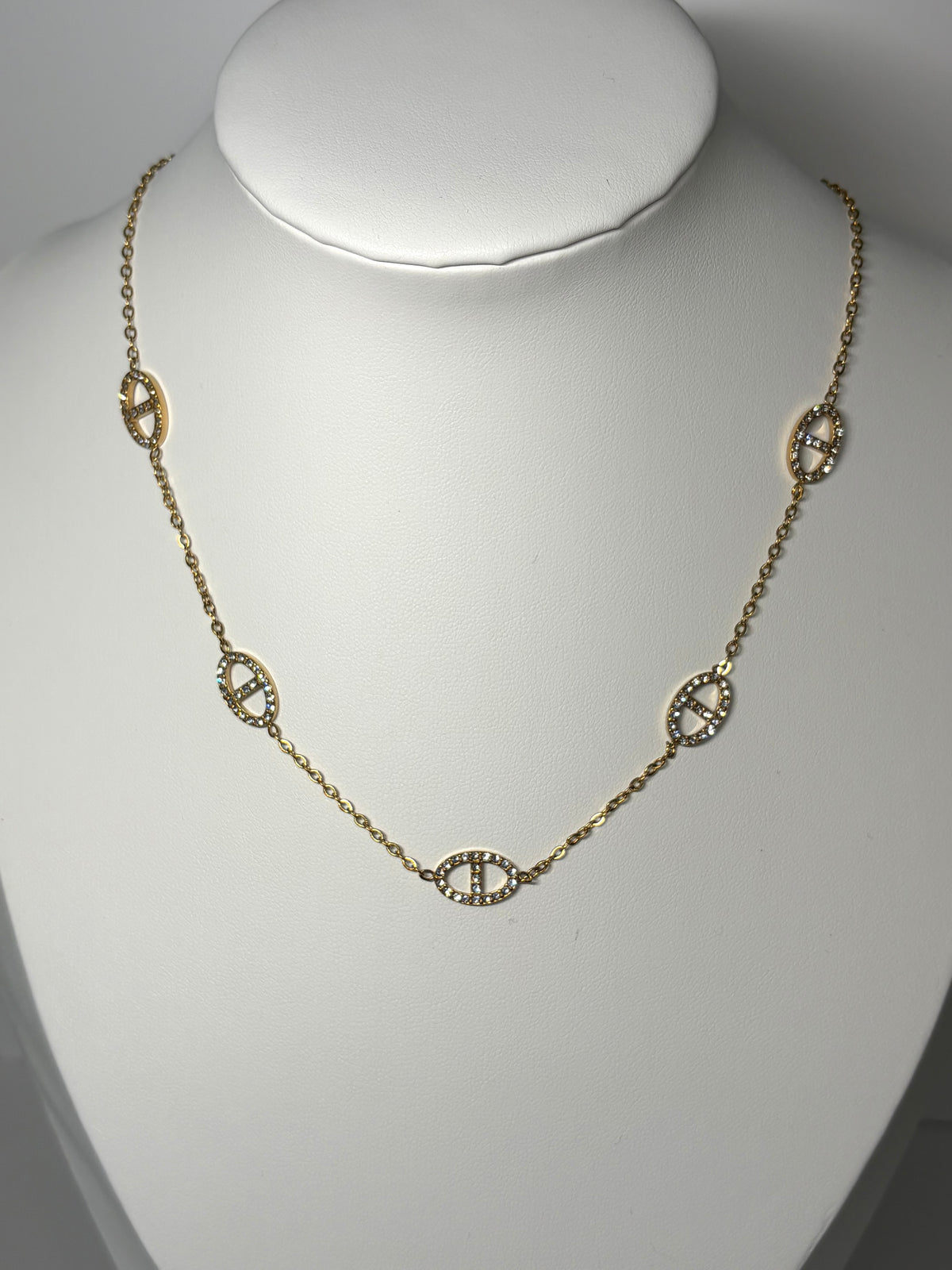 Collier Elia